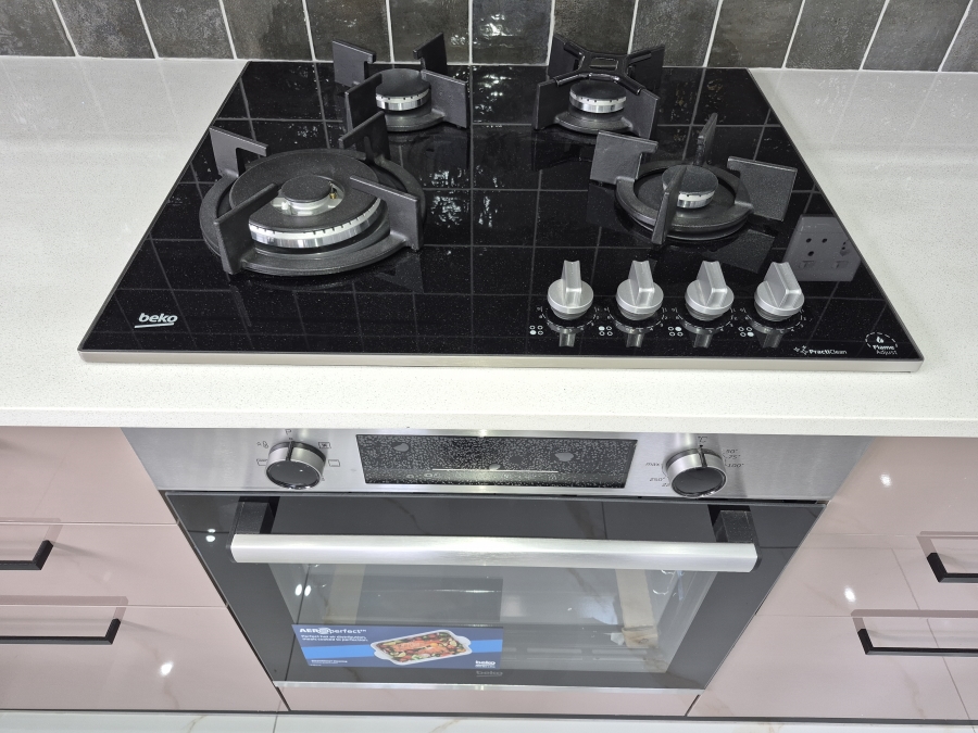 To Let 3 Bedroom Property for Rent in Rylands Western Cape